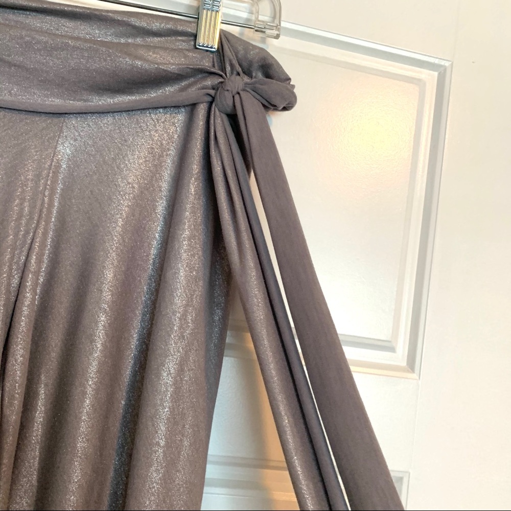 Shiny silver split skirt - Picture 4 of 4